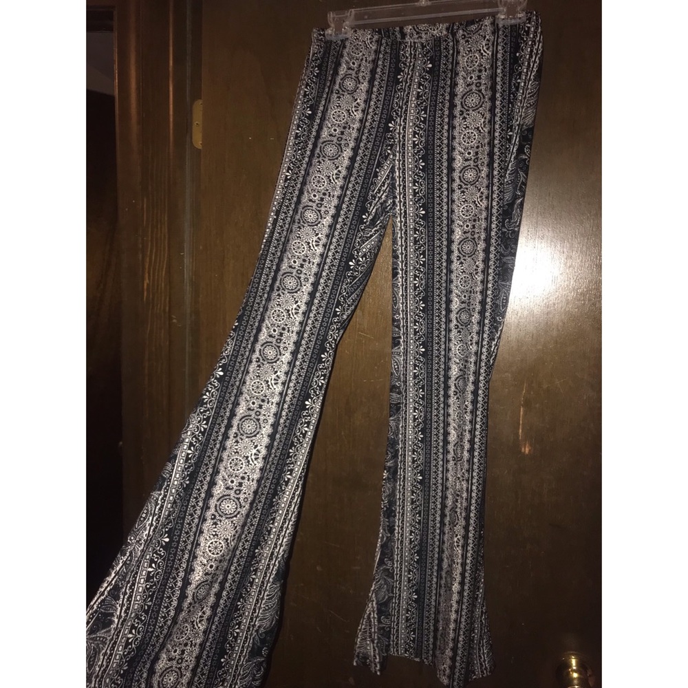 designed flared pants - Picture 2 of 3